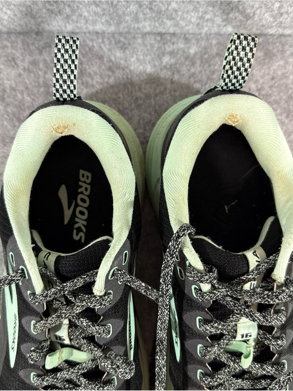 Brooks Cascadia 16 Tennis Shoes - Womens 9 - Black Green Running Walking Sneaker - Picture 11 of 12